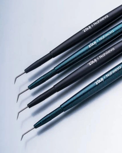 ZOLA x Nahiieva Multifunctional lash tool green